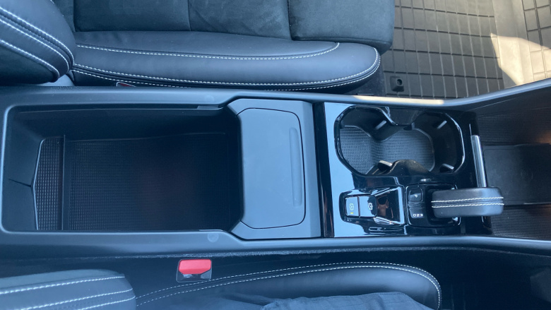 Volvo Xc40 2.0 B4P R DESIGN 5dr Auto Petrol Estate